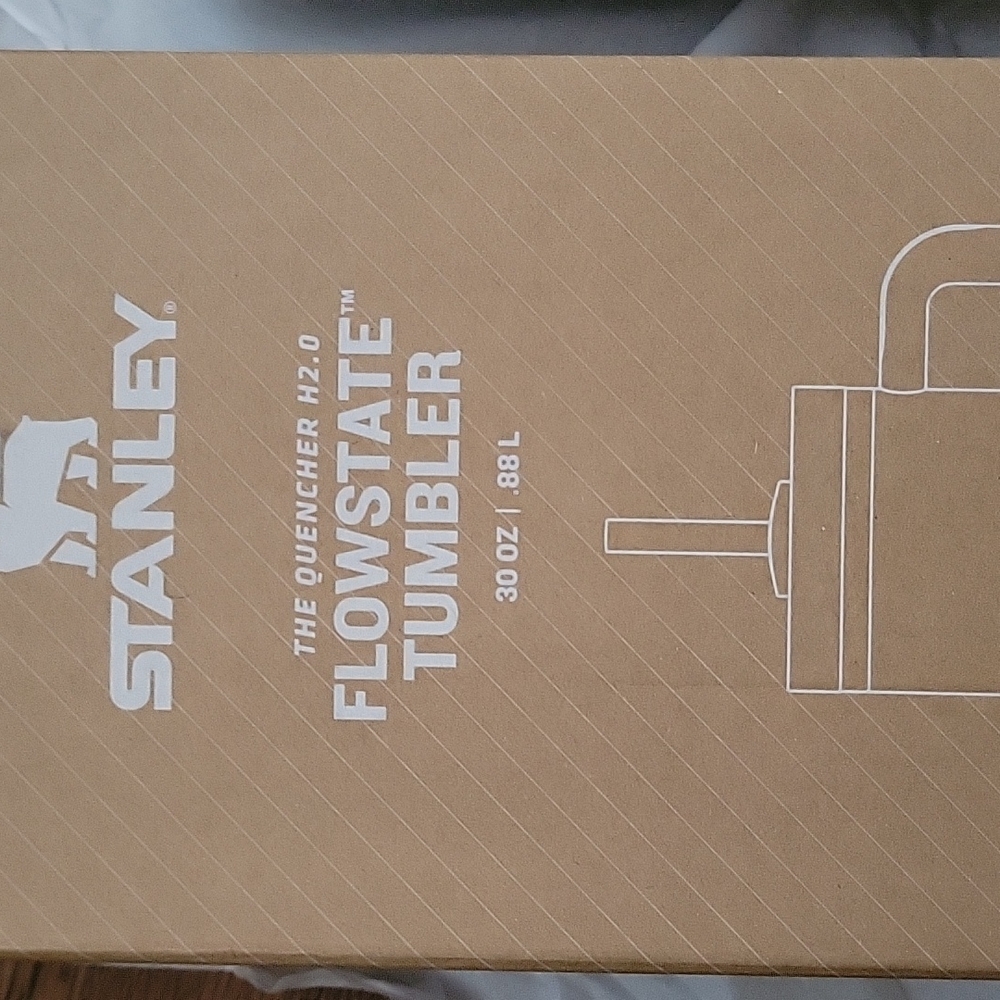 Final 1: NIB Stanley Adventure Quencher 2.0 Flowstate Tumbler 30oz - Picture 2 of 5